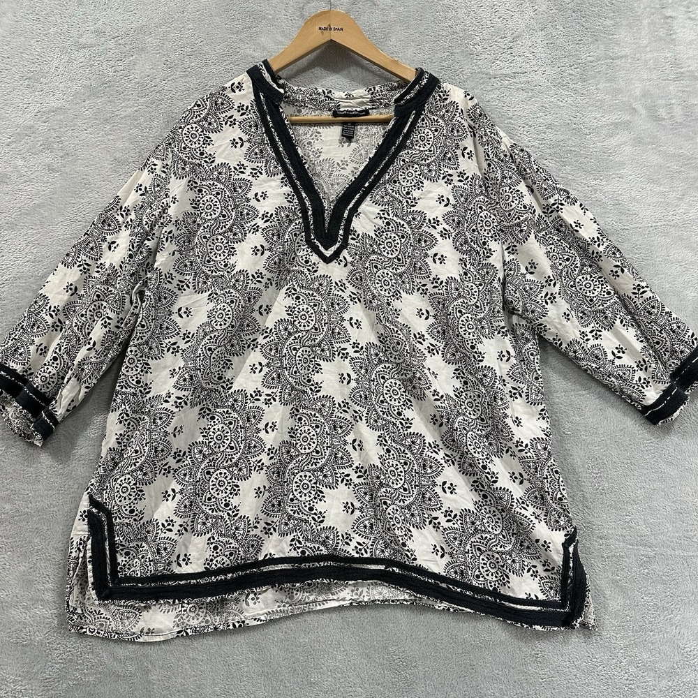 Club Z Collection Shirt Blouse Top Women 2X White Black Floral Island Lounge